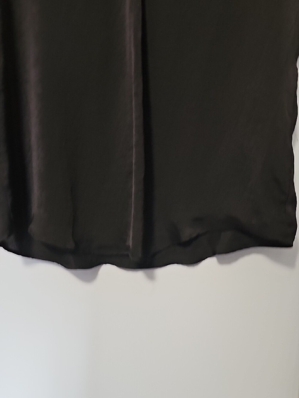 Magaschoni Black Short-Sleeve Silk Blend V-Neck Blouse - Picture 6 of 7